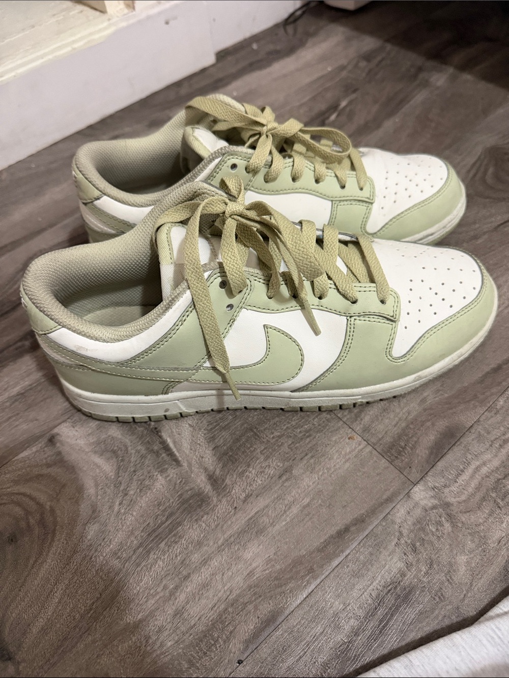Nike Low-Top Sneakers in Sage Green and White